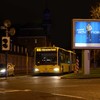 Heiligabend fährt das NachtNetz schon ab 18:00 Uhr. Hier zeigt sich Wagen 4513 als NE05 am Steeler Bf gen Hörsterfeld