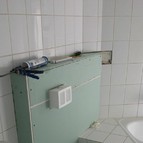 Trockenbau Vorsatzschale WC im Bau