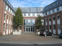 Eindrucksvolle Projektenwicklung eines Bürogebäudes zu einem einladenden Wohnheim in Ratingen mit einer ansprechenden Klinkerfassade