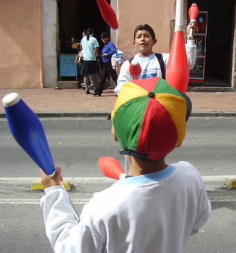 Anni Küpper - Juggler & Performer