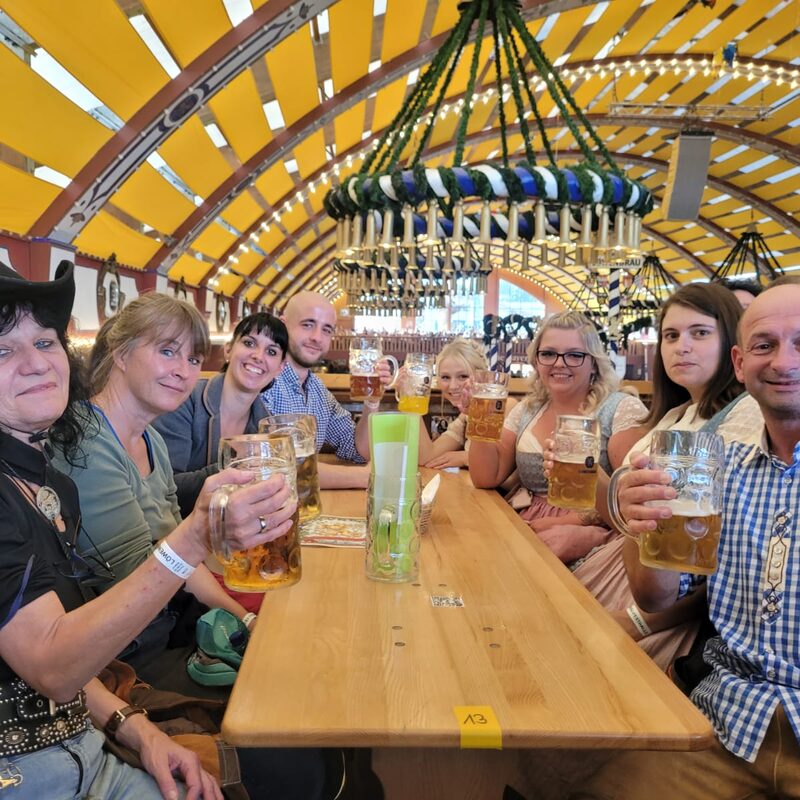 ein Prosit der Gemütlichkeit!!!!!