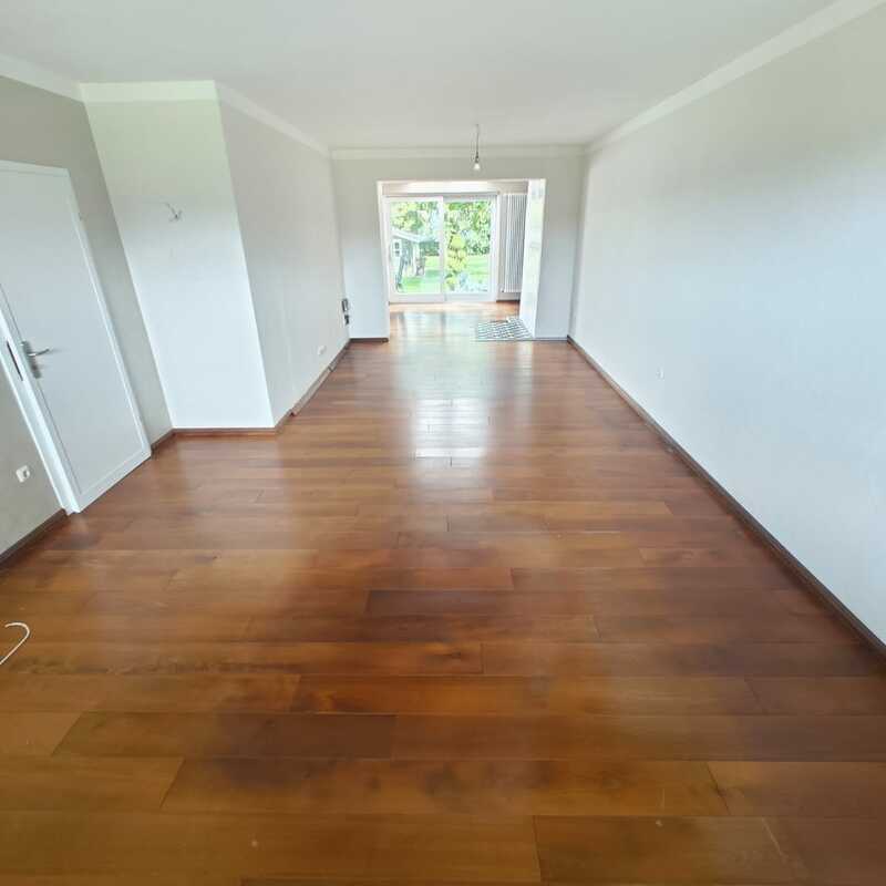 Paketboden abgeschliffen und neu versiegelt