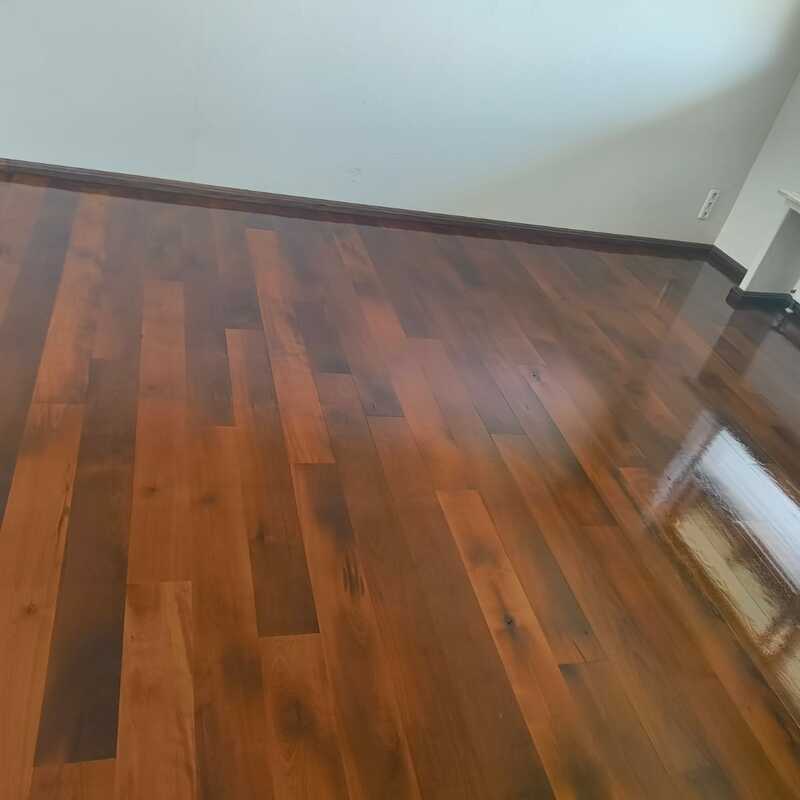 Paketboden abgeschliffen und neu versiegelt