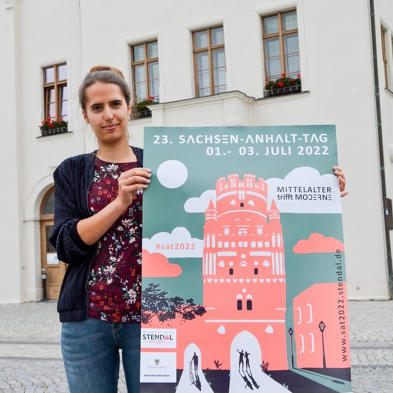Die Grafikdesignerin Karen Schwarze hat mit ihrem Entwurf
den Plakatwettbewerb für 2022 gewonnen.