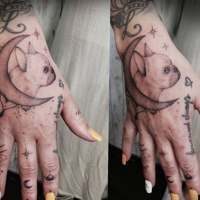fineline-dotwork-tattoo-berlin-hund-auf-hand