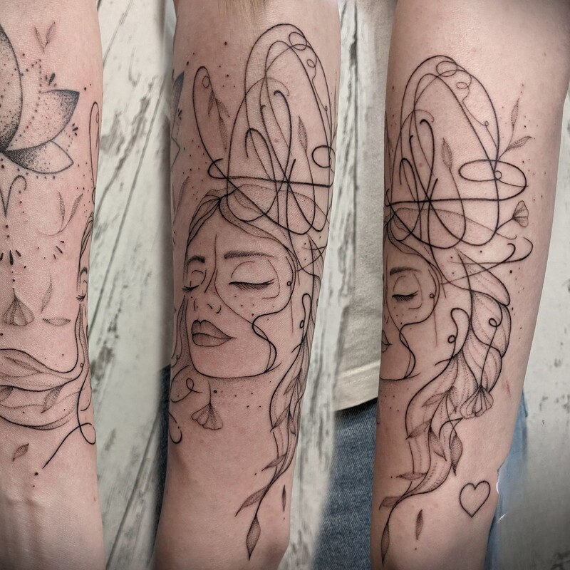 fineline-abstrakt-tattoo-berlin-frauengesicht