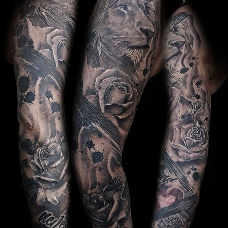 trash-polka-inspiriertes-tattoo-berlin-rosen-löwe