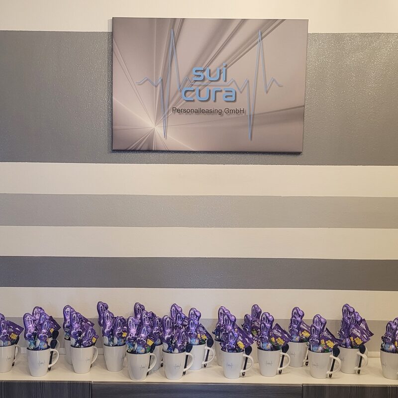 Der Osterhase war bei sui cura zu besuch und hat jedem Mitarbeiter eine Kleinigkeit da gelassen.