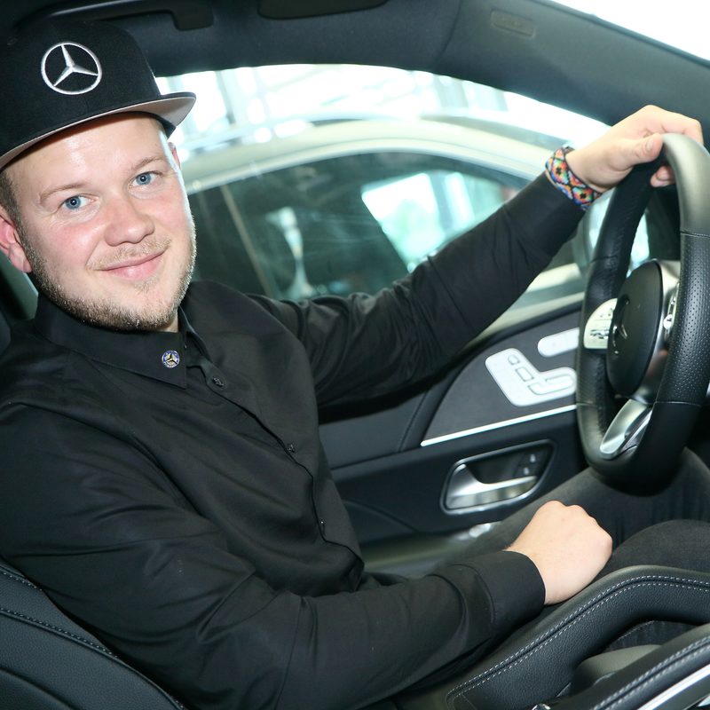 Michael Kartenberg hat den Motocross-Lenker nun gegen Lenkräder eingetauscht.