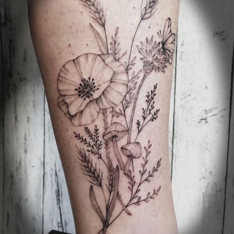 fineline-whipshading-tattoo-berlin-blumenbouquet