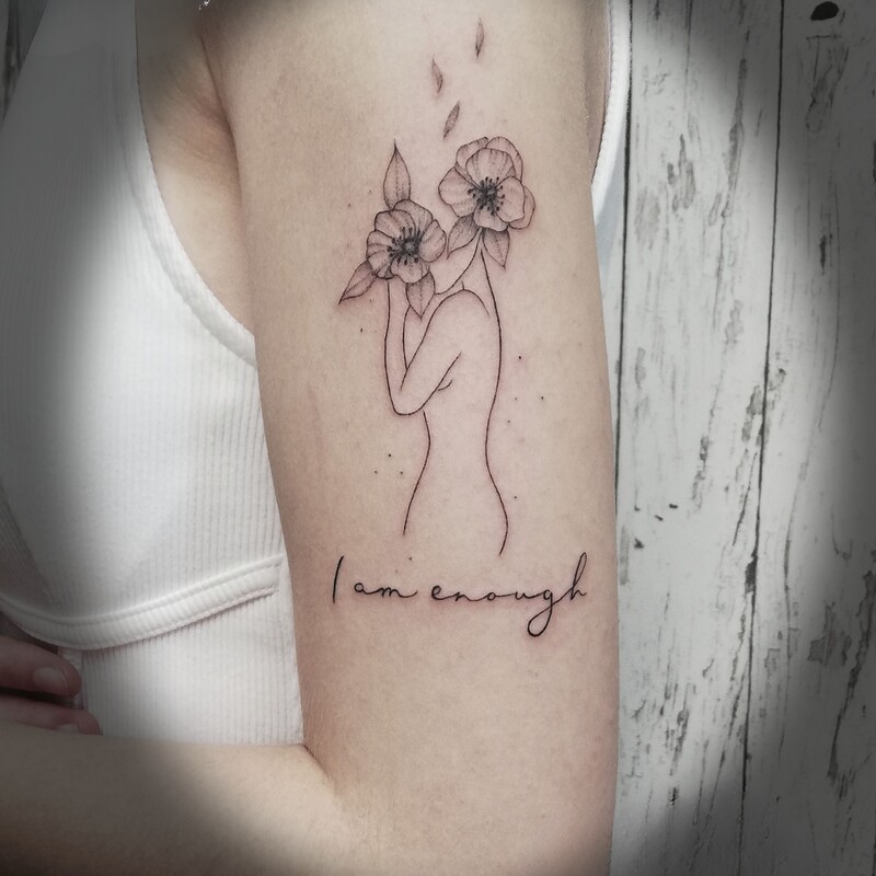 fineline-linework-tattoo-berlin-selflove-frau