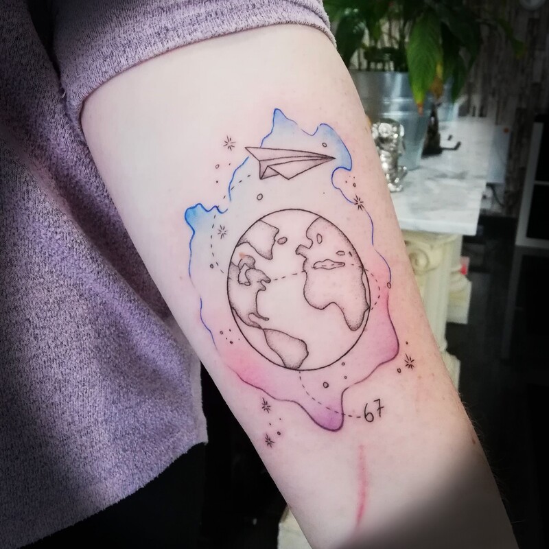 linework-color-tattoo-berlin-weltkugel