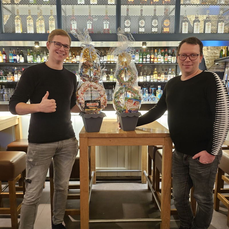 Herzlichen Glückwunsch Markus und David zum ersten Jahrestag bei uns