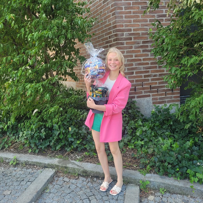 Herzlichen Glückwunsch zu einem erfolgreichem Jahr bei sui cura, wir bedanken uns für deinen Einsatz und freuen uns auf weitere Jahre mit dir