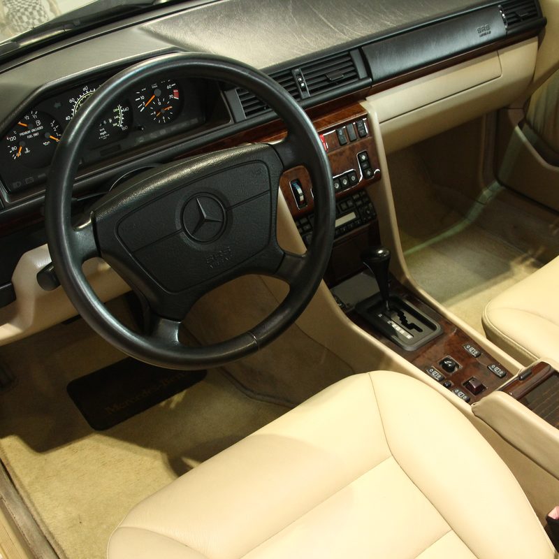 E320 A 124 - CABRIO RAUCHSILBER 