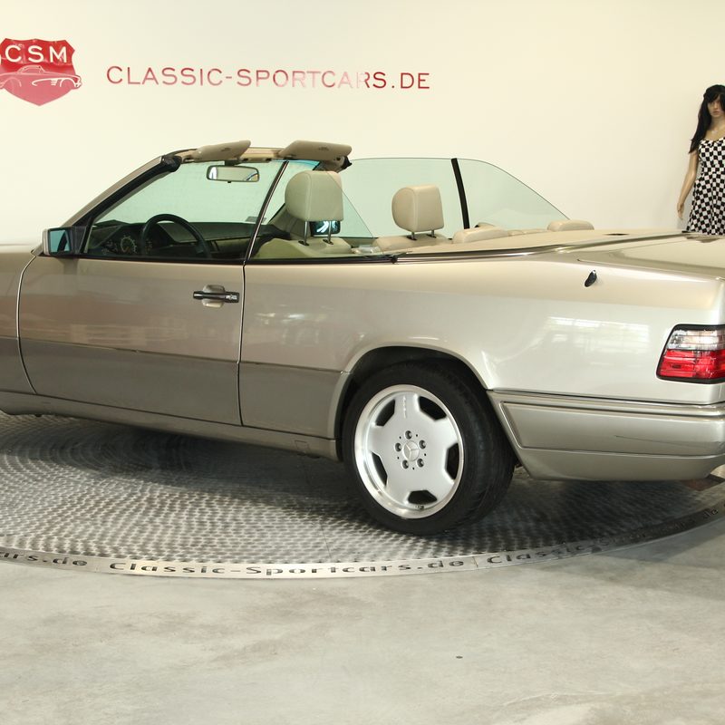 E320 A 124 - CABRIO RAUCHSILBER 