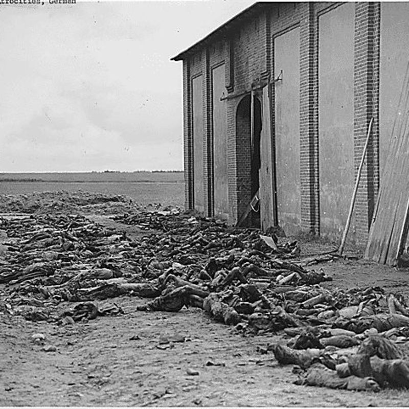 Gardelegen- Die Feldscheune Isenschnibbe kurz nach dem Massaker.