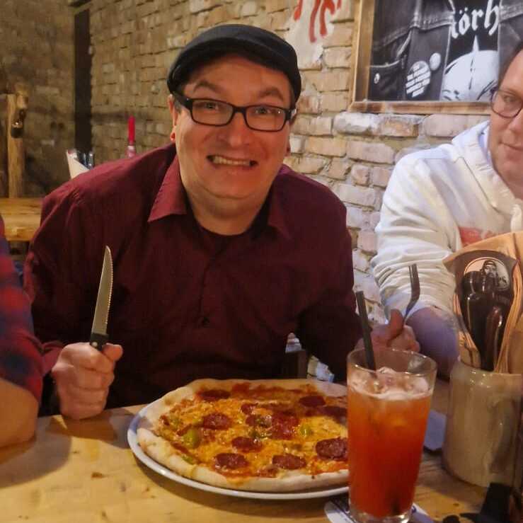  Ich glaub da hat einer Hunger ;)