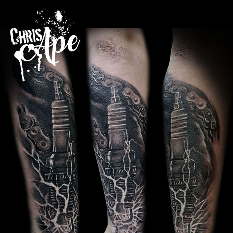 Realistic Tattoo Berlin Zündspule Blitze