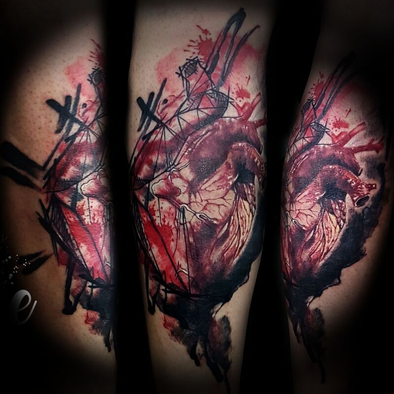 trash-polka-inspiriertes-tattoo-berlin-anatomisches-herz
