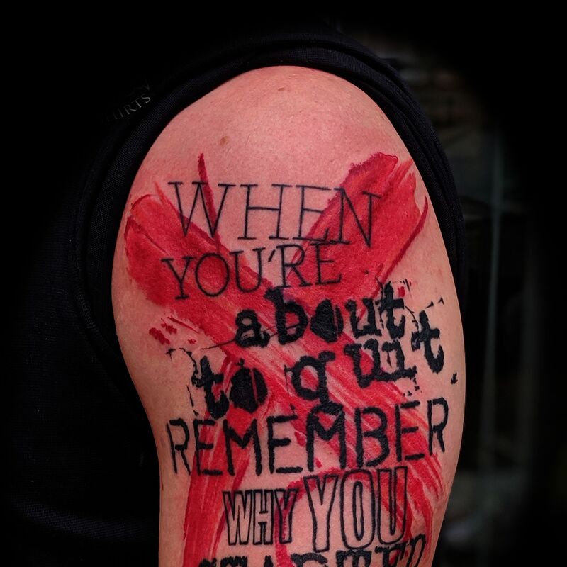 trash-polka-inspiriertes-tattoo-berlin-Text-Paintbrush