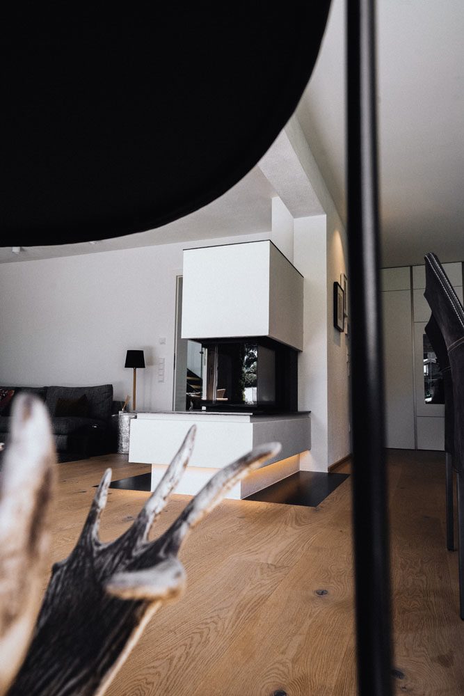 Ofen wird als Raumtrenner genutzt.