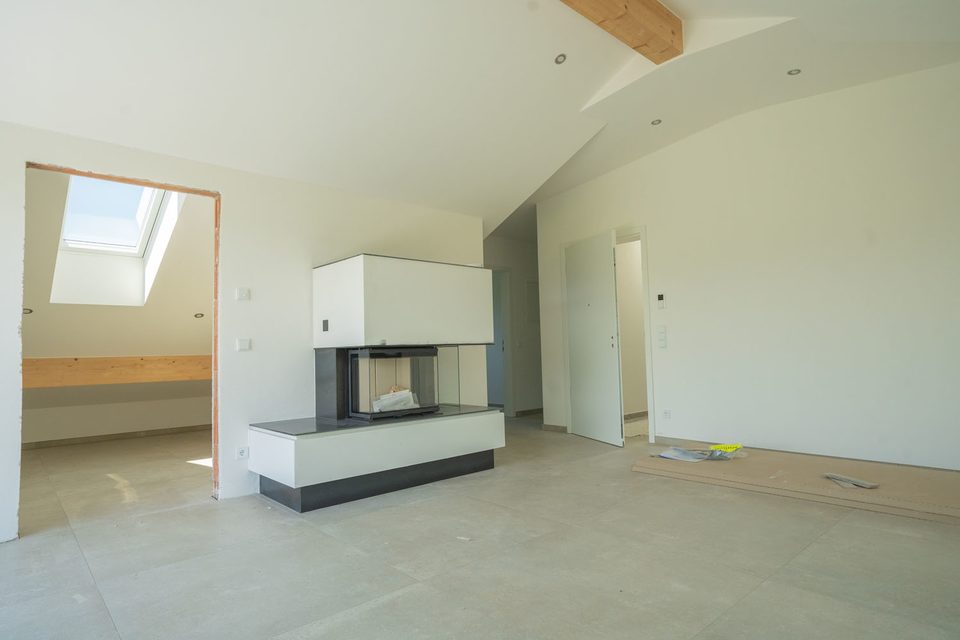 Ein weiterer Ofen im Aufbau in der zweiten Wohnung